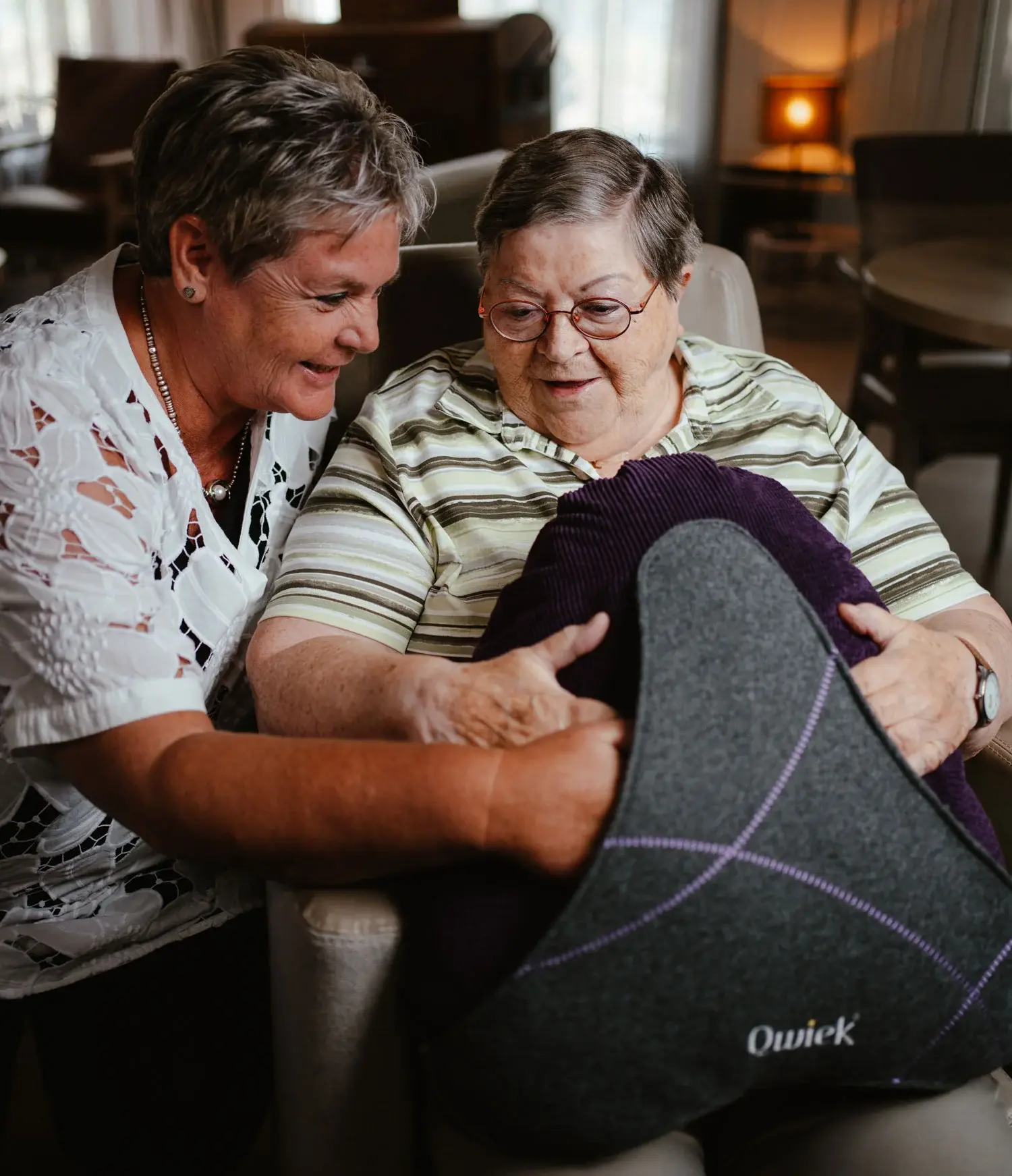 Qwiek.embrace-Glana-bewoner